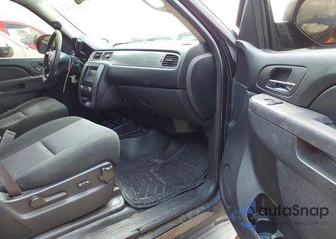 2013 Chevrolet Tahoe Commercial Fleet z USA, uszkodzony, nr VIN 1GNLC2E09DR286027